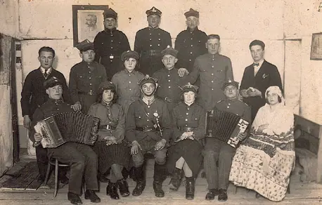 Franciszek Pyznar, Czesław Kosiba, Ignacy Bogdan, Jan Karp, Julian Jeż, Wojciech Ludwin, Józef Białoń, Jan Mika, Jan Pawłowski, Józef Woźniak, Waleria Karp, Jan Kosiba, Antonina Bogdan, Władysław Pawłowski i Maria Kosiba; 1927 rok.