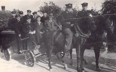 Na wozie z motopompą m.in.: M. Pawłowski, Józef Zięba, Władysław Przybyłowicz, Władysław Kosiba i Stanisław Guzowski.