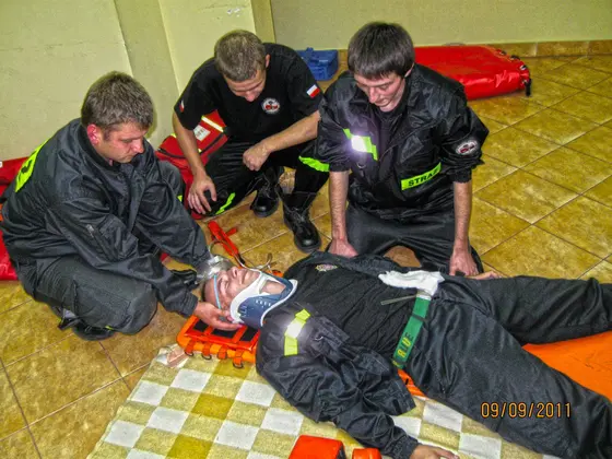 Kurs KWALIFIKOWANEJ PIERWSZEJ POMOCY – 01-09.09.2011 — zdjęcie 32