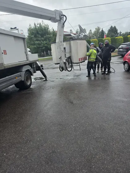 Montowanie syreny elektronicznej — zdjęcie 5