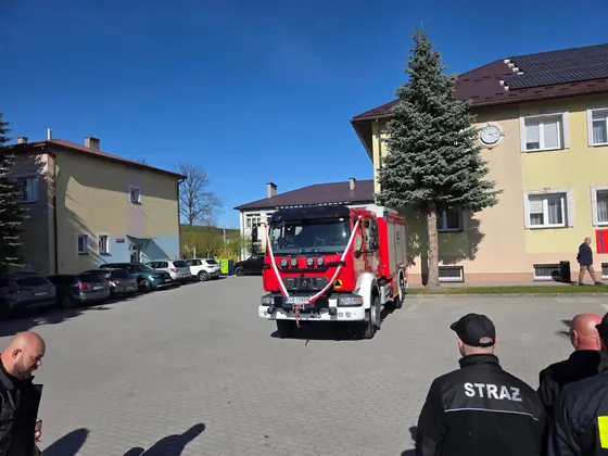 Uroczystość odebrania nowego wozu w OSP Lipinki