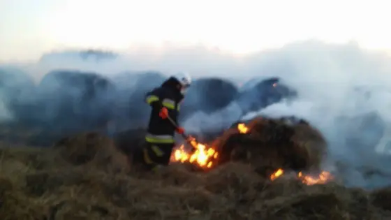 Pożar bel siana – 17.03.2015 — zdjęcie 4