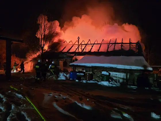 Pożar budynku gospodarczego — Lipinki, 15.01.2026 — zdjęcie 2