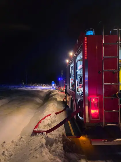 Pożar budynku gospodarczego — Lipinki, 15.01.2026 — zdjęcie 3