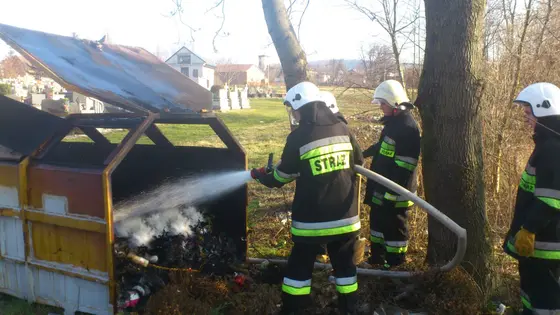 Pożar kontenera 09.03.2014 — zdjęcie 4