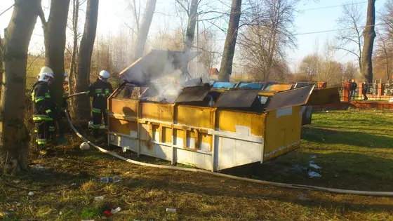 Pożar kontenera 09.03.2014 — zdjęcie 12