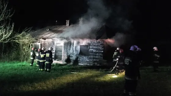 Pożar pustostanu – 16.04.2016 Wójtowa — zdjęcie 39