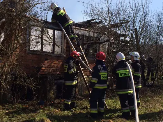 Pożar pustostanu – 25.03.2016 — zdjęcie 2