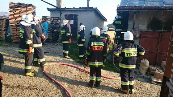 Pożar suszarni w Ropie – 06.08.2015 — zdjęcie 4