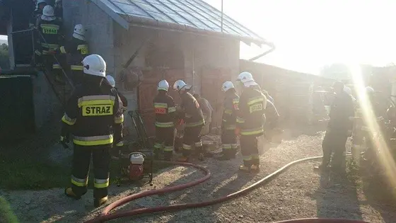 Pożar suszarni w Ropie – 06.08.2015 — zdjęcie 5