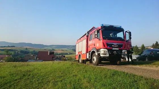 Pożar suszarni w Ropie – 06.08.2015 — zdjęcie 10