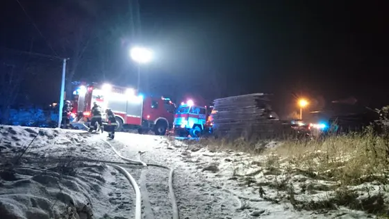 Pożar tartaku w Owczarach – 02.01.2015 — zdjęcie 24