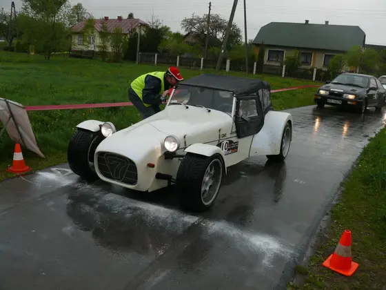 Rajd starych samochodów – 07.05.2011r. — zdjęcie 10
