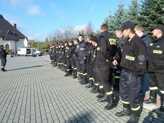VII Bieg uliczny w Lipinkach – 19.10.2013 — zdjęcie 8