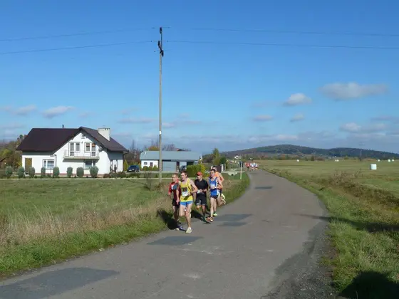 VII Bieg uliczny w Lipinkach – 19.10.2013 — zdjęcie 14