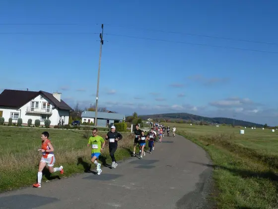 VII Bieg uliczny w Lipinkach – 19.10.2013 — zdjęcie 15