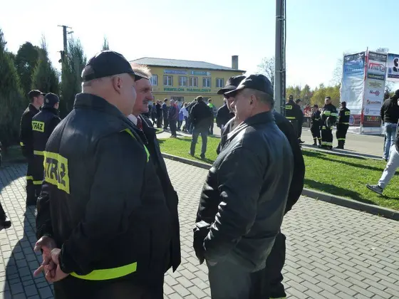 VII Bieg uliczny w Lipinkach – 19.10.2013 — zdjęcie 27