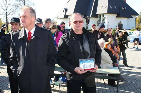 VII Bieg uliczny w Lipinkach – 19.10.2013 — zdjęcie 30