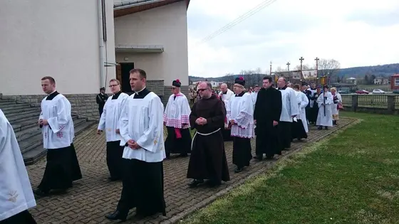 XVI Pielgrzymka do Wójtowej-12.04.2015 — zdjęcie 12